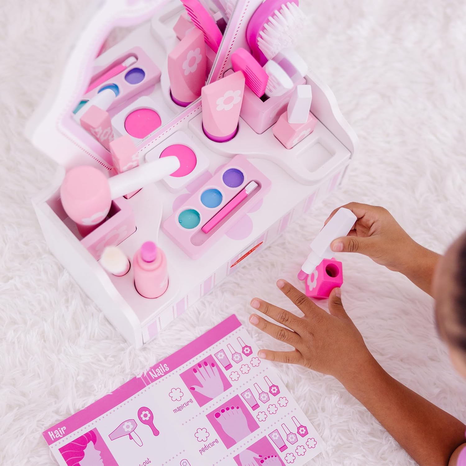 Melissa & Doug Wooden Beauty Salon Play Set with Vanity and Accessories F8918