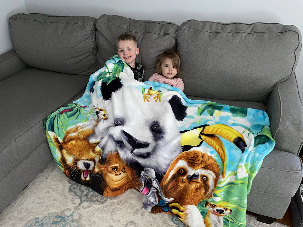 Dawhud Direct Zoo Animals Super Soft Plush Fleece Throw Blanket A21065