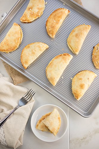 USA Pan Half Sheet Pan, Warp Resistant Nonstick Baking Pan L44310