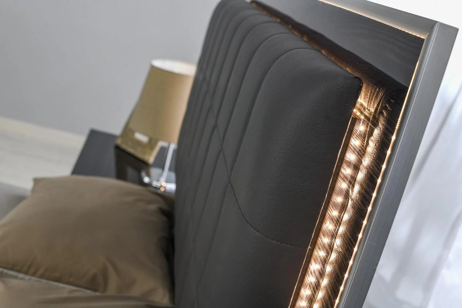 J&M Giulia Queen Bed with LED Light Gloss Grey Finish E809