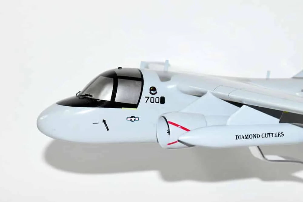 Lockheed Martin® S-3B Viking (2000) VS-30 Diamond Cutters Mahogany Model, 1/46th I740120