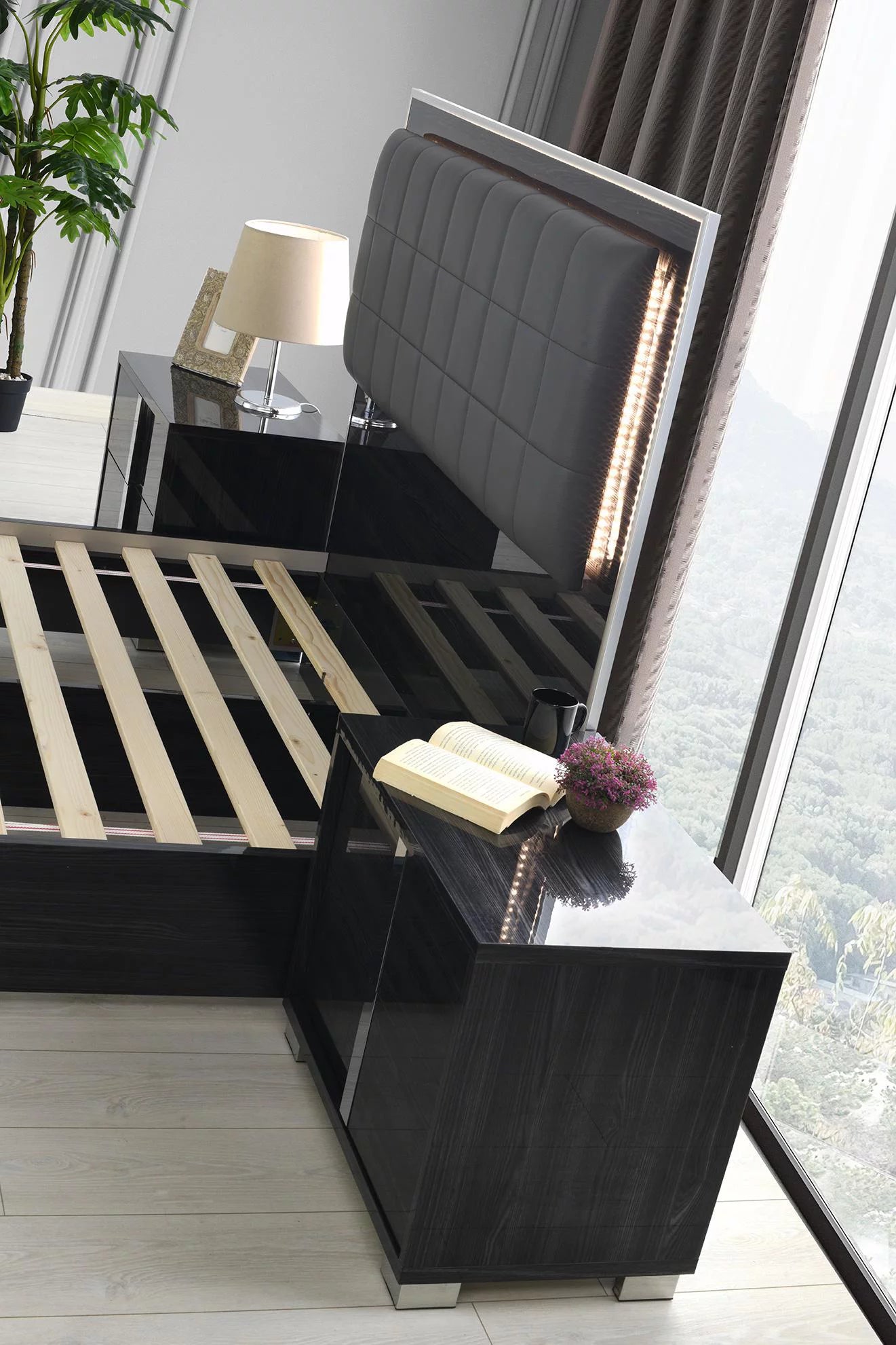 J&M Giulia Queen Bed with LED Light Gloss Grey Finish E809