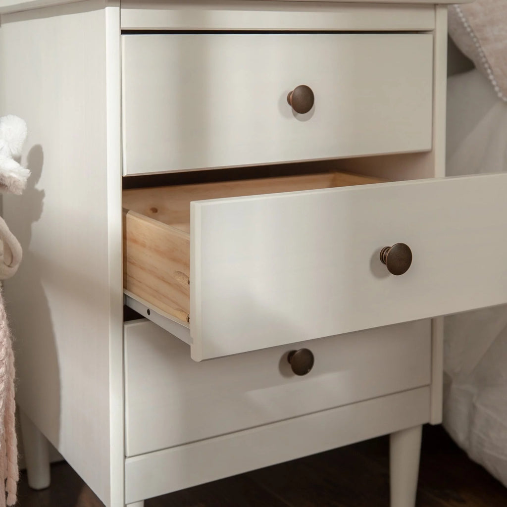 Taylor & Olive Bullrushes 3-Drawer Solid Wood Nightstand White P2770